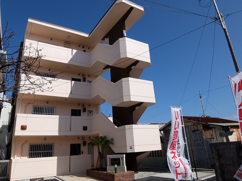エテルナ樋川外観