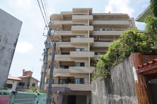 浦添市港川のマンション